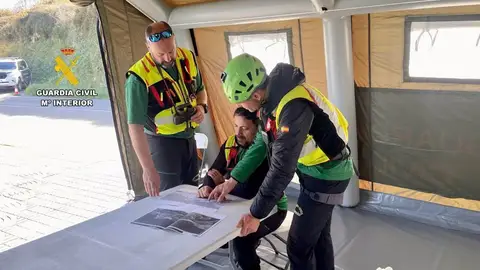 Continúa el operativo que busca al cántabro desaparecido en Llanes centrado en la zona entre La Huelga y La Franca Continúa el operativo que busca al cántabro desaparecido en Llanes centrado en la zona entre La Huelga y La Franca