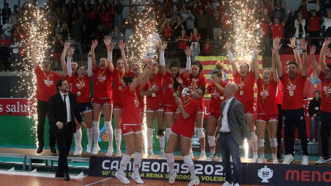 El equipo celebrando el t&iacute;tulo de la Copa de la Reina.