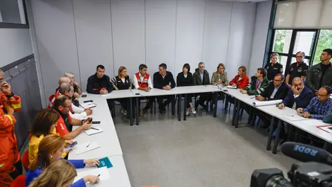 El presidente del Gobierno, Pedro Sánchez (c),en una reunión en el (CECOPI) de la Comunitat Valenciana. El presidente del Gobierno, Pedro Sánchez (c),en una reunión en el (CECOPI) de la Comunitat Valenciana.