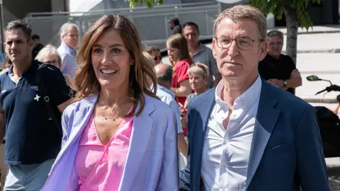El presidente del PP, Alberto Núñez Feijóo, junto a su esposa Eva Cárdenas el pasado 23J El presidente del PP, Alberto Núñez Feijóo, junto a su esposa Eva Cárdenas el pasado 23J