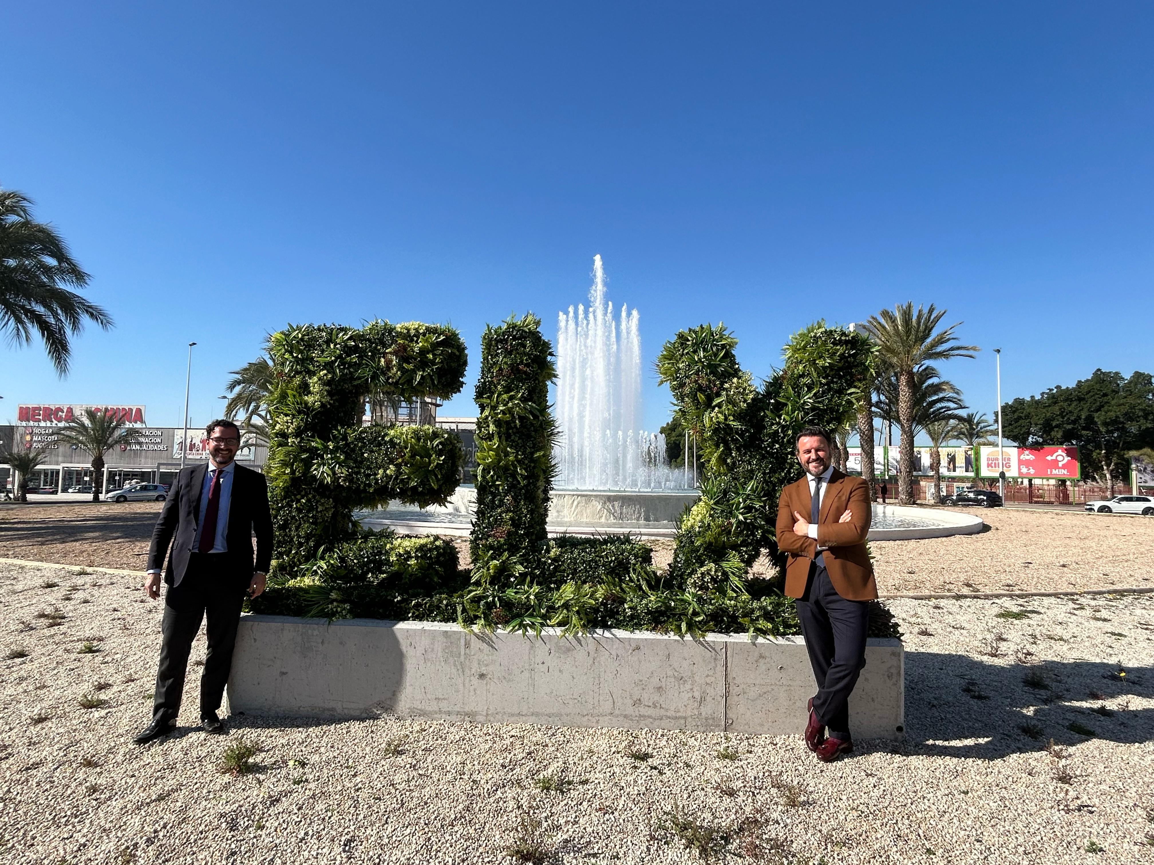 La fuente de entrada a Elche desde Alicante vuelve a funcionar La fuente de entrada a Elche desde Alicante vuelve a funcionar