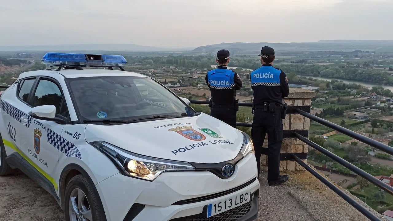 Interceptada una conductora que escondía en el maletero a un varón que tenía orden de alejamiento sobre ella Interceptada una conductora que escondía en el maletero a un varón que tenía orden de alejamiento sobre ella