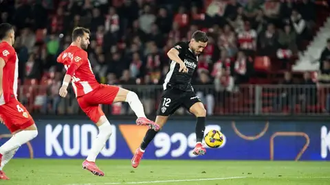 Salinas, en la acción del gol en Juegos Mediterráneos. Salinas, en la acción del gol en Juegos Mediterráneos.