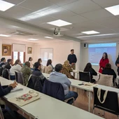 Vila-real inicia los cursos de valenciano para adultos con la participación de 50 personas Vila-real inicia los cursos de valenciano para adultos con la participación de 50 personas