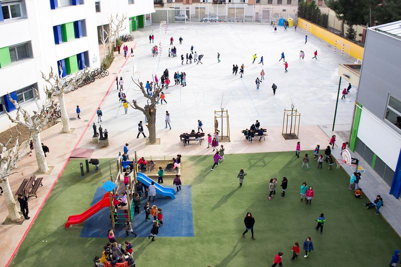 Les famílies d'alumnes prefereixen garanties de qualitat en el curs escolar més enllà que el debat sobre el calendari Les famílies d'alumnes prefereixen garanties de qualitat en el curs escolar més enllà que el debat sobre el calendari