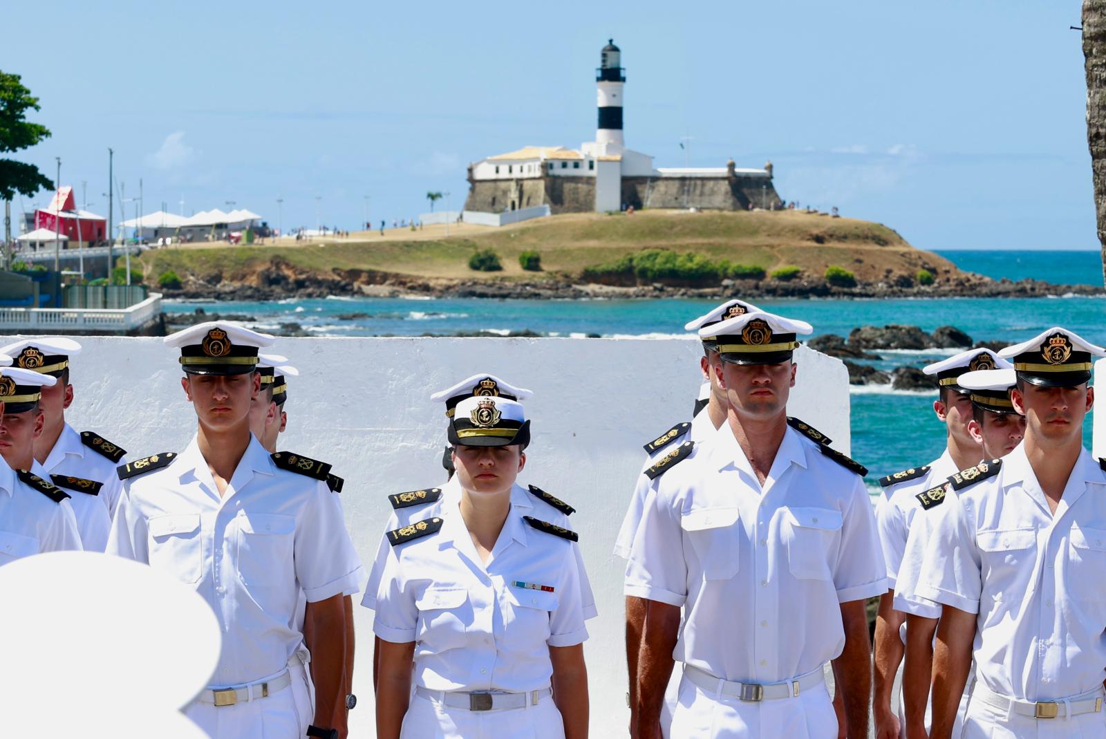 La Princesa Leonor rinde homenaje a los caídos por España y Brasil durante su escala en Salvador de Bahía La Princesa Leonor rinde homenaje a los caídos por España y Brasil durante su escala en Salvador de Bahía
