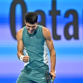 Alcaraz gana a Cilic en un convincente debut en Doha Alcaraz gana a Cilic en un convincente debut en Doha