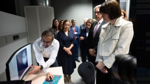 La ministra Diana Morant visita las instalaciones del Centro de Neurociencias Cajal en Alcal&aacute; de Henares