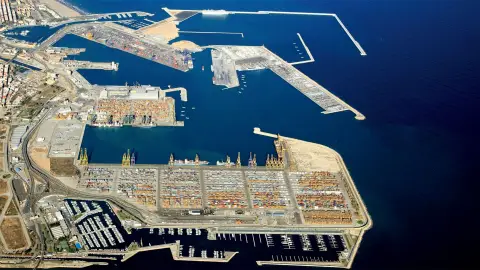 Vista aérea del puerto de València ampliación