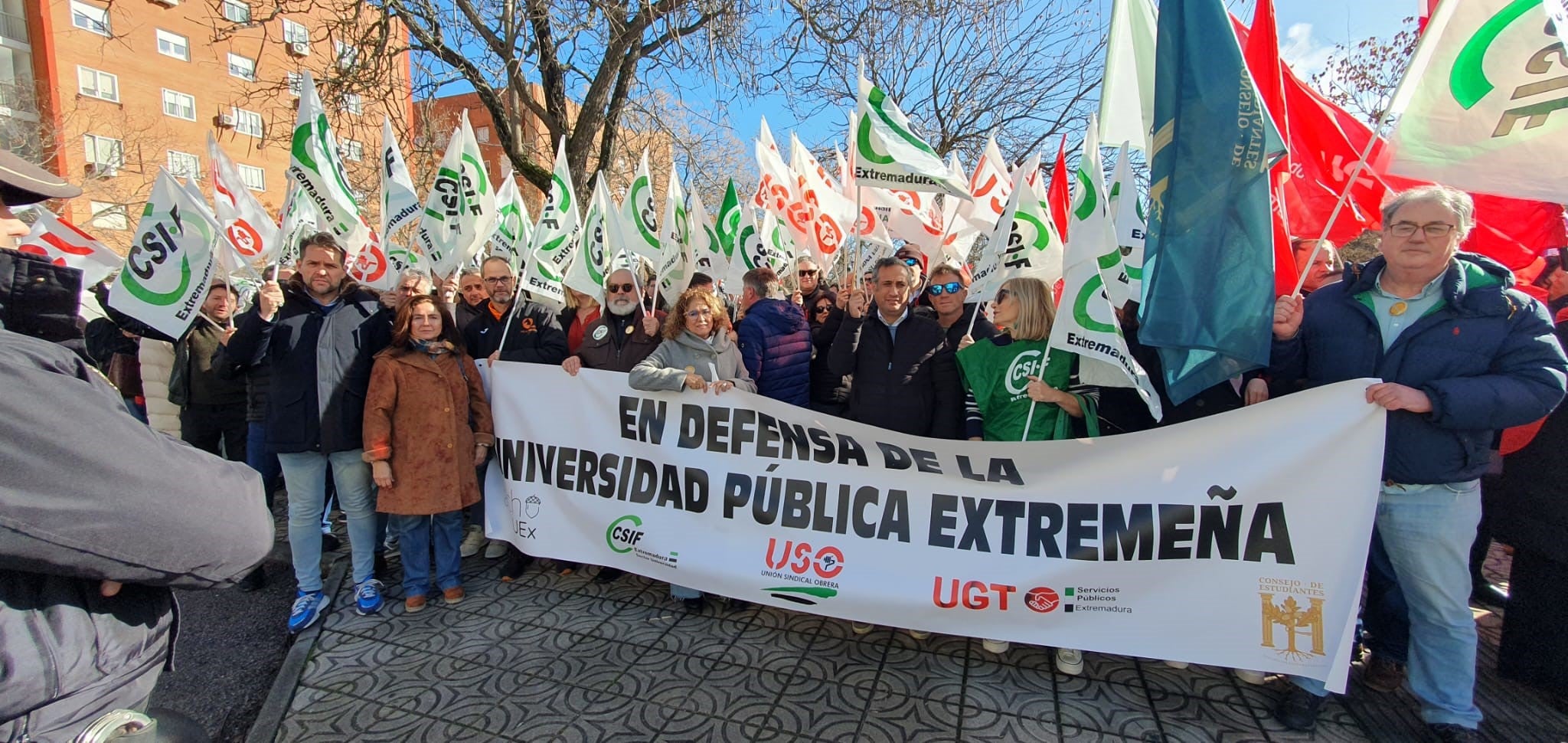 CSIF iniciará protestas ante la falta de soluciones de la Consejería de Educación a los problemas del PDI laboral de la UEx CSIF iniciará protestas ante la falta de soluciones de la Consejería de Educación a los problemas del PDI laboral de la UEx