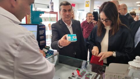 El conseller de Sanidad, Marciano Gómez, ha presentado hoy en benidorm el nuevo sistema de dispensación y facturación de medicamentos El conseller de Sanidad, Marciano Gómez, ha presentado hoy en benidorm el nuevo sistema de dispensación y facturación de medicamentos