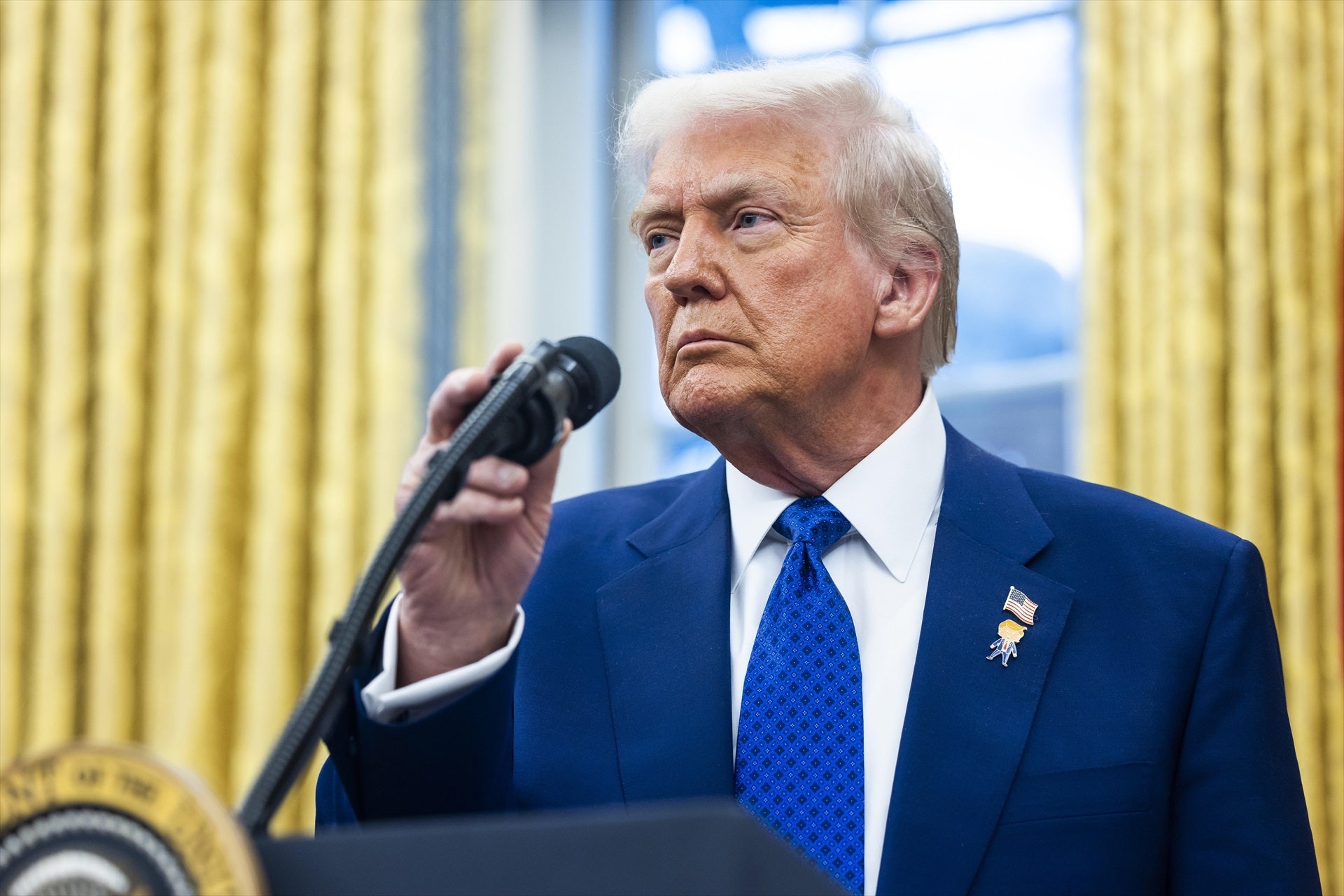 Trump amenaza a la UE con un arancel del 35% si no invierte 600.000 millones en EE.UU. Trump amenaza a la UE con un arancel del 35% si no invierte 600.000 millones en EE.UU.