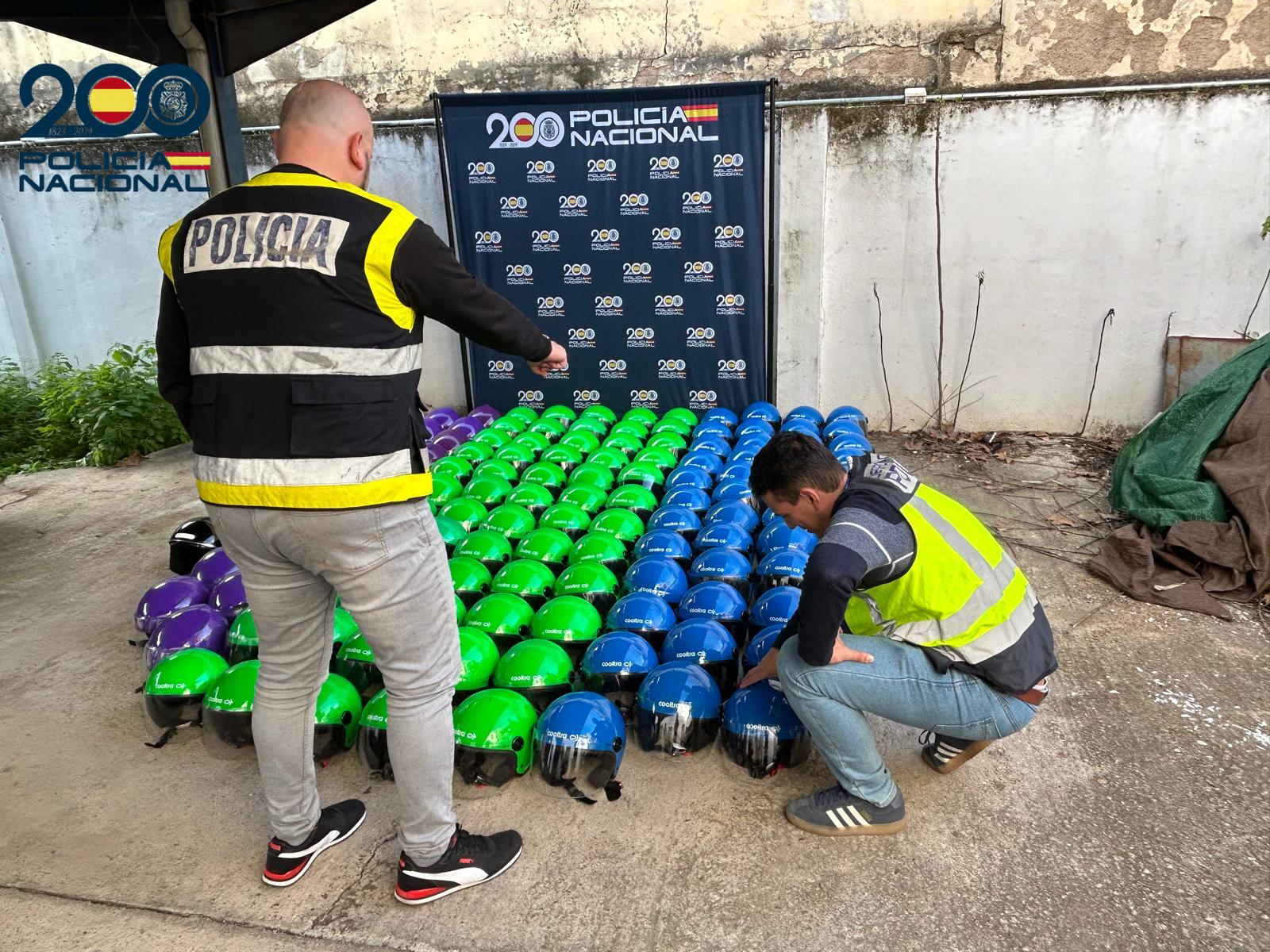 Recuperados 136 cascos robados de motos de alquiler en Sevilla Recuperados 136 cascos robados de motos de alquiler en Sevilla