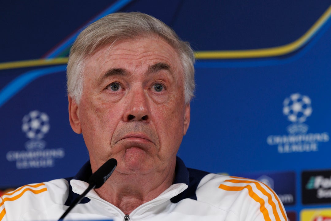 Ancelotti: "Estoy más tranquilo con los árbitros europeos" Ancelotti: "Estoy más tranquilo con los árbitros europeos"