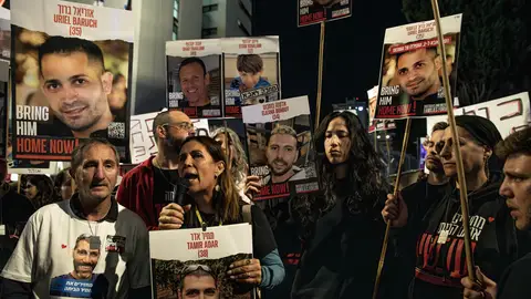Familiares de israelíes secuestrados por Hamás piden su liberación Familiares de israelíes secuestrados por Hamás piden su liberación