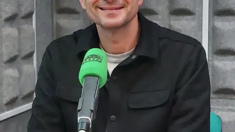 Gonzalo Muíños, tras la expulsión del PSOE en Onda Cero: "No es una situación agradable" y "la trayectoria de mis compañeras no merece esto que está pasando" Gonzalo Muíños, tras la expulsión del PSOE en Onda Cero: "No es una situación agradable" y "la trayectoria de mis compañeras no merece esto que está pasando"