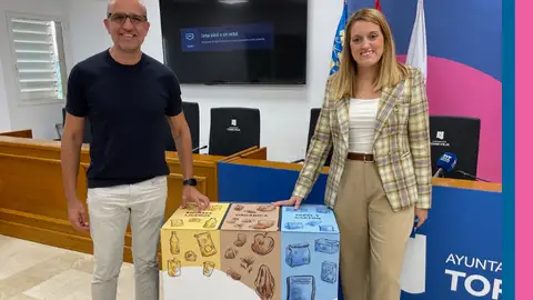 Torrevieja fomenta el reciclaje entre los más pequeños con la campaña 'El futuro de la Tierra está en tus manos' Torrevieja fomenta el reciclaje entre los más pequeños con la campaña 'El futuro de la Tierra está en tus manos'