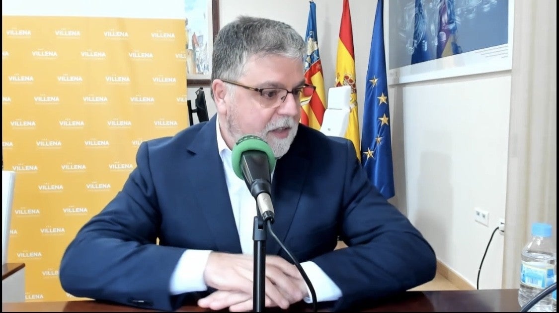 Fulgencio Cerdán: "El Plan de Reindustrialización dinamizará la economía local favoreciendo la implantación de nuevas empresas" Fulgencio Cerdán: "El Plan de Reindustrialización dinamizará la economía local favoreciendo la implantación de nuevas empresas"