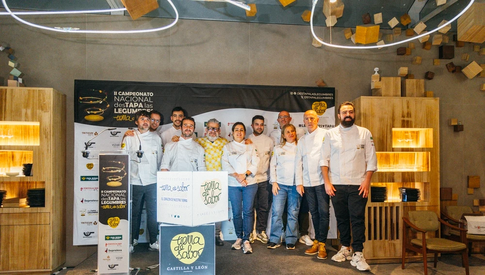 Estos nueve chefs destacados de la gastronomía de Castilla y León han inaugurado el campeonato. Estos nueve chefs destacados de la gastronomía de Castilla y León han inaugurado el campeonato.