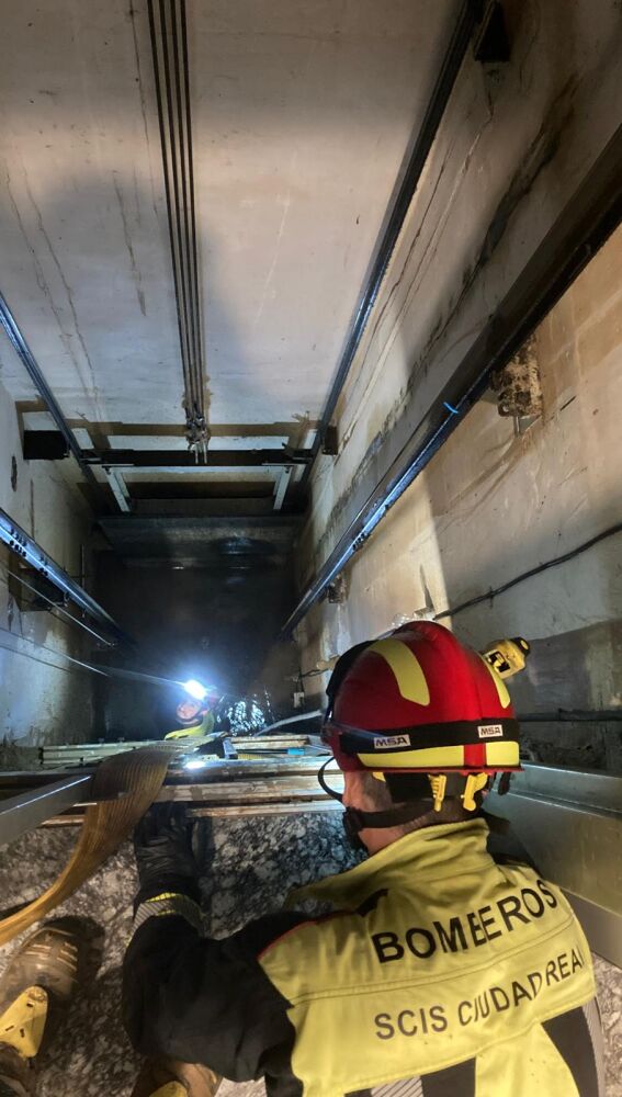 Participación de bomberos del SCIS tras la DANA de Valencia