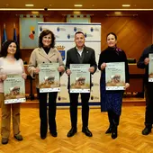 El alcalde de Burriana, Jorge Monferrer, y la directora del IES Llombai, Rosana Morales, durante la presentación del evento. El alcalde de Burriana, Jorge Monferrer, y la directora del IES Llombai, Rosana Morales, durante la presentación del evento.