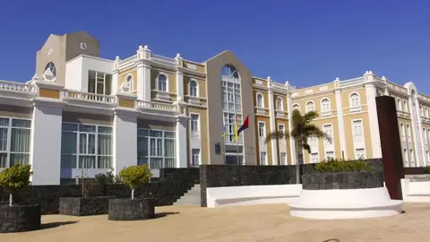 FACHADA DEL CABILDO DE LANZAROTE FACHADA DEL CABILDO DE LANZAROTE