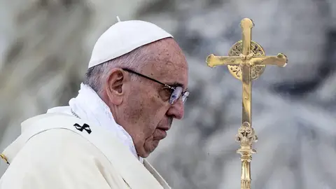 Imagen de archivo del papa Franscisco. Qué pasa si muere el Papa: este es el protocolo oficial del Vaticano, paso a paso