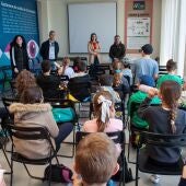 Más de 80 alumnos celebran el Día del Árbol plantando las primeras semillas del Bosque del Consorci Mare 