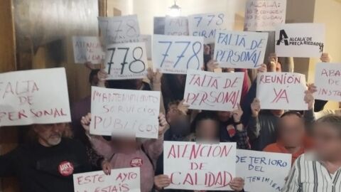 Trabajadores del Ayuntamiento de Alcal&aacute; reclaman m&aacute;s personal antes de la celebraci&oacute;n del pleno municipal