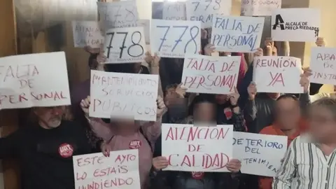 Trabajadores del Ayuntamiento de Alcalá vuelven a solicitar una reunión con la alcaldesa para buscar soluciones a la falta de personal municipal Trabajadores del Ayuntamiento de Alcalá reclaman más personal antes de la celebración del pleno municipal