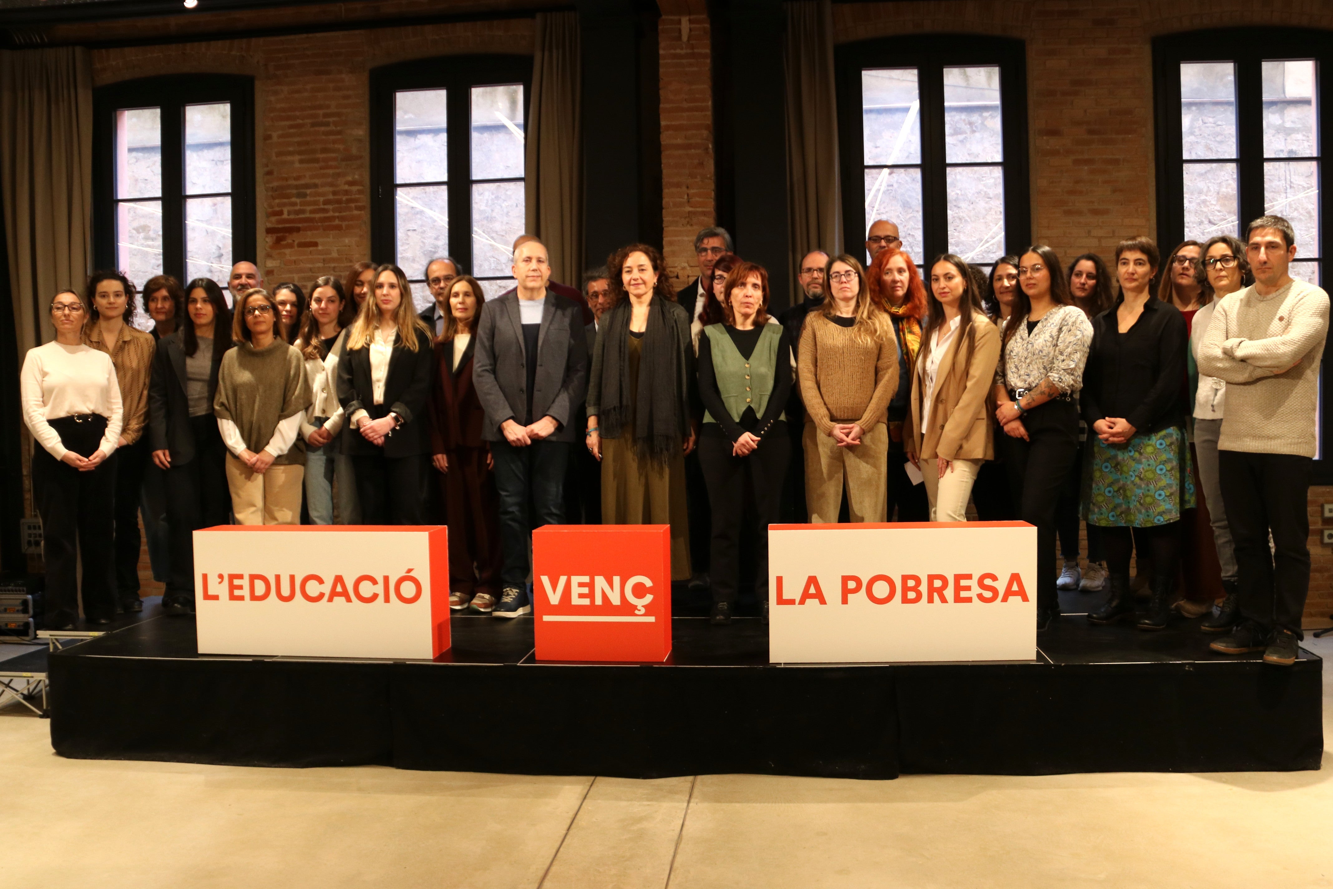 Una vintena d'entitats proposen deu polítiques educatives per promoure la igualtat Una vintena d'entitats proposen deu polítiques educatives per promoure la igualtat