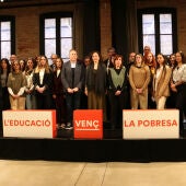 Foto de família de les entitats que han promogut la petició