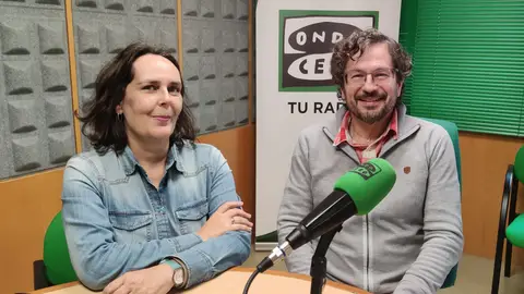 Saleta González, responsable técnica de Pontenciencia e Adolfo Cordero Rivera, catedrático de Ecoloxía da Universidade de Vigo Pontenciencia: etoloxía, biodiversidade e a poesía da ciencia