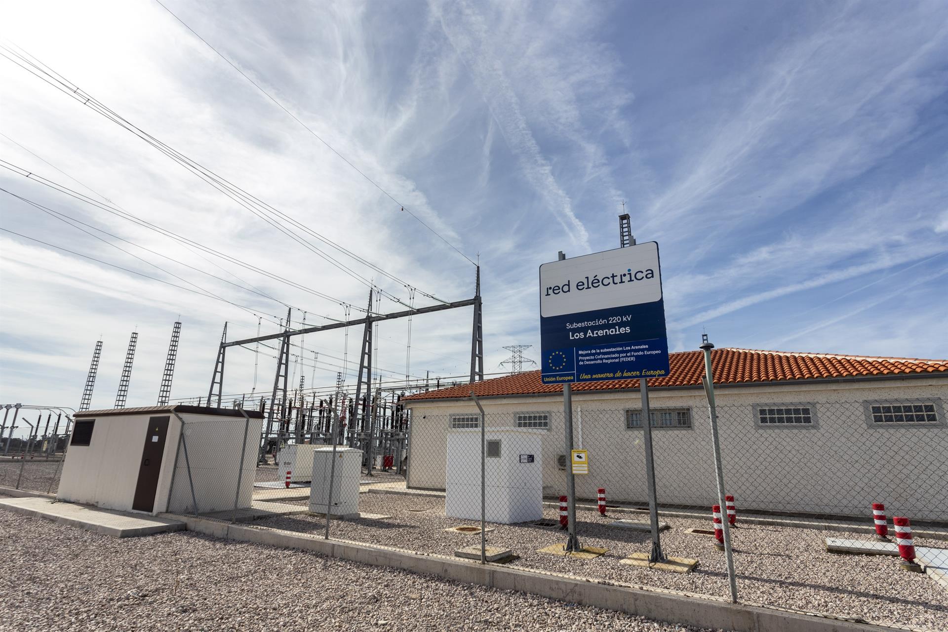 Red Eléctrica pone en servicio el nuevo eje Los Arenales-Cáceres-Trujillo para reforzar la seguridad del suministro Red Eléctrica pone en servicio el nuevo eje Los Arenales-Cáceres-Trujillo para reforzar la seguridad del suministro