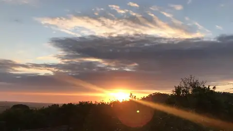 Archivo - Amanecer con intervalos nubosos en la Comunitat - Archivo - Amanecer con intervalos nubosos en la Comunitat -