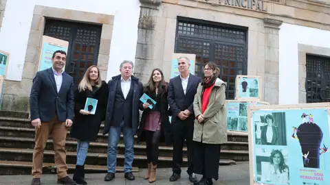 O 14 e 15 de marzo volven “As mulleres que Opinan son Perigosas” As organizadoras, Diana López Varela e Susana Pedreira Buján cos representantes políticos da Deputación e Concello de Pontevedra