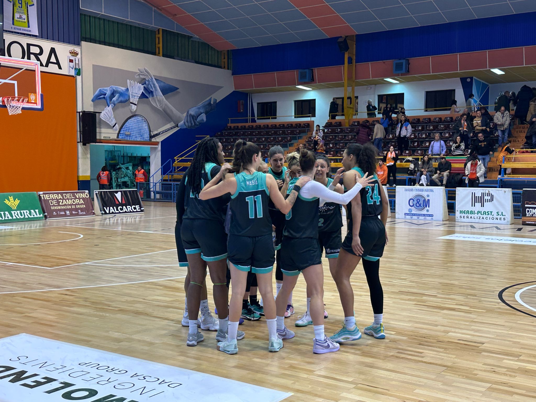 Sara Vujacic: "Quedan meses de competición y trabajaremos muy duro para conseguir el ascenso" Sara Vujacic: "Quedan meses de competición y trabajaremos muy duro para conseguir el ascenso"