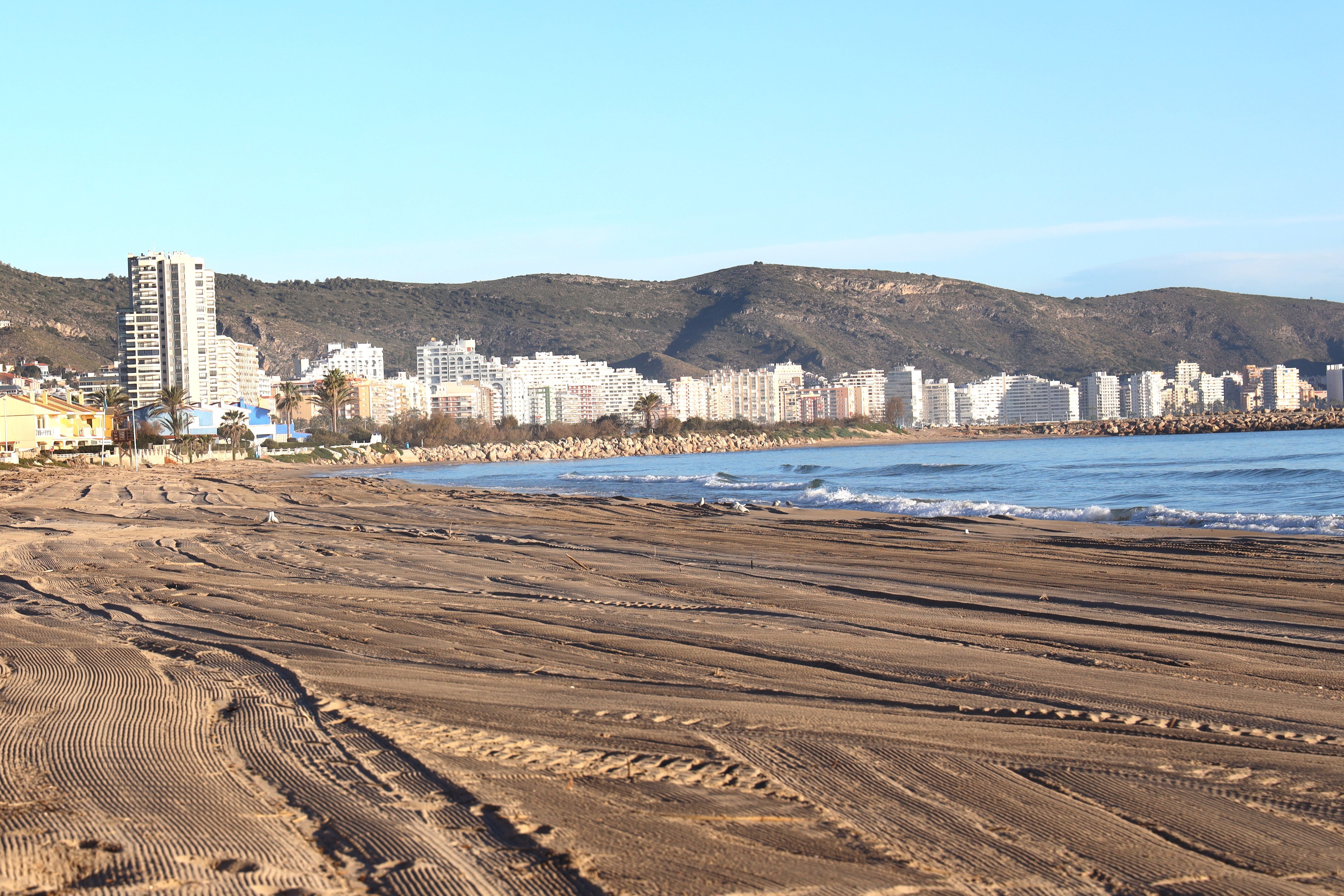 Las playas de Cullera empiezan a recuperar su esplendor después de la DANA Las playas de Cullera empiezan a recuperar su esplendor después de la DANA