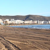 Playa del Marenyet en Cullera limpia Playa del Marenyet en Cullera limpia