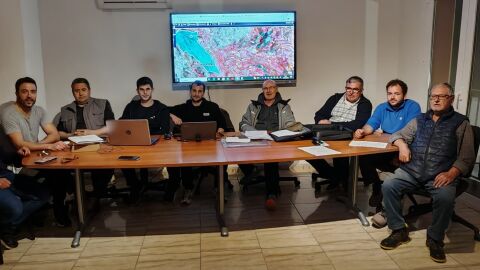Un total de 250 agricultores de Tàrbena constituyen la primera comunidad de regantes para revitalizar campos afectados por la Xylella fastidiosa Un total de 250 agricultores de Tàrbena constituyen la primera comunidad de regantes para revitalizar campos afectados por la Xylella fastidiosa