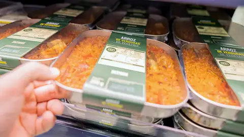 Mercadona es reconocida por su innovación en un arroz de verduras en bandeja y un código QR Mercadona es reconocida por su innovación en un arroz de verduras en bandeja y un código QR