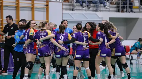 El Motive celebra la victoria El Motive celebra la victoria