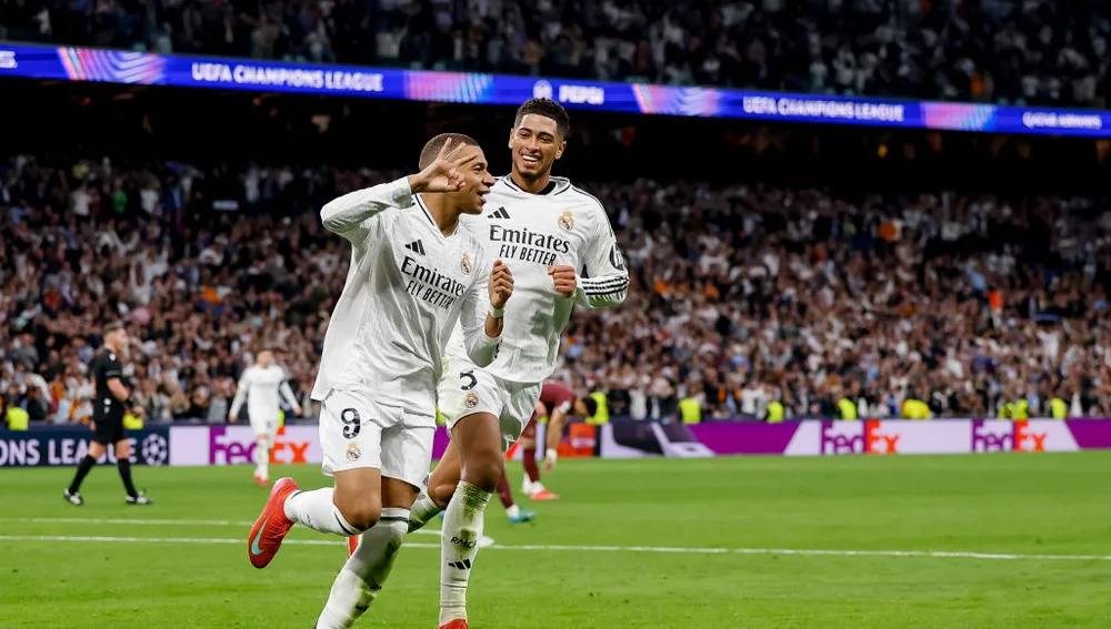 Mbappé celebra su hat trick al Manchester City en el Santiago Bernabéu Mbappé celebra su hat trick al Manchester City en el Santiago Bernabéu