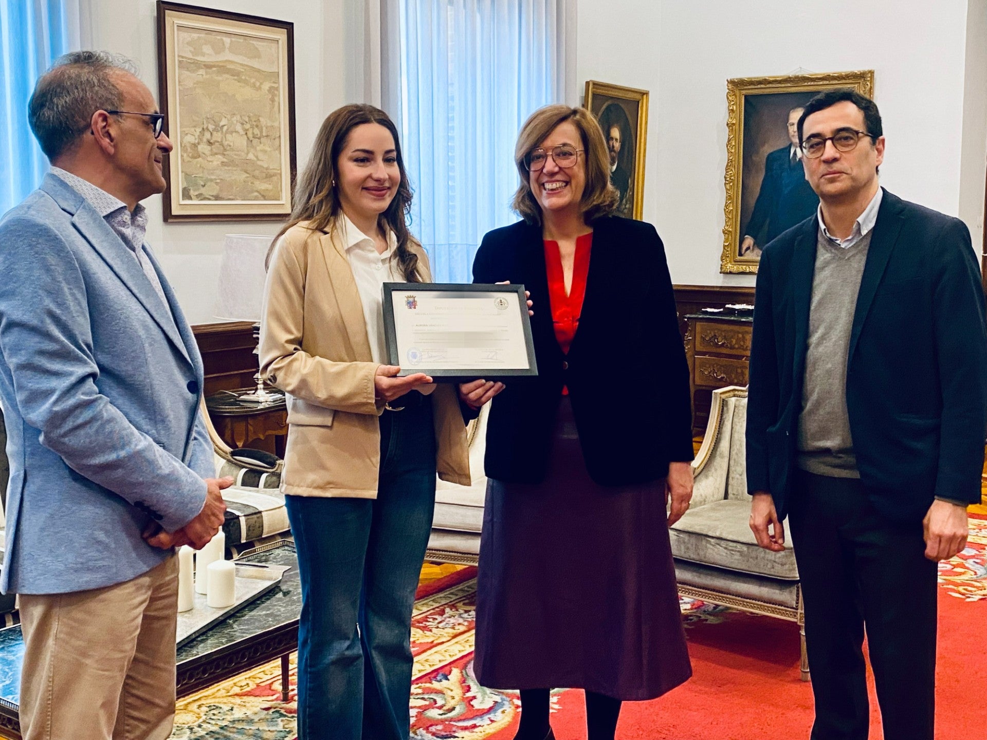 Aurora Sánchez Ruiz, mejor expediente académico de la XI promoción del Grado de Enfermería de la Escuela de Enfermería de la Diputación de Palencia Aurora Sánchez Ruiz, mejor expediente académico de la XI promoción del Grado de Enfermería de la Escuela de Enfermería de la Diputación de Palencia