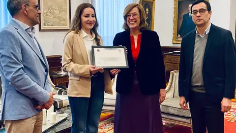 Aurora Sánchez Ruiz, mejor expediente académico de la XI promoción del Grado de Enfermería de la Escuela de Enfermería de la Diputación de Palencia .