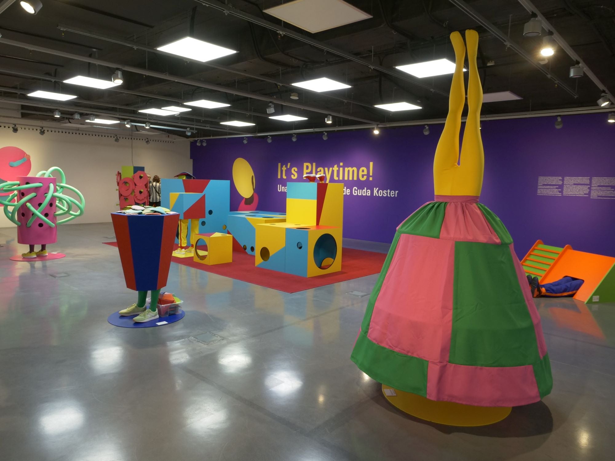 El Centre Pompidou Málaga presenta ‘It’s Playtime!’, una instalación de Guda Koster que invita a adentrarse en un universo lúdico y enigmático El Centre Pompidou Málaga presenta ‘It’s Playtime!’, una instalación de Guda Koster que invita a adentrarse en un universo lúdico y enigmático