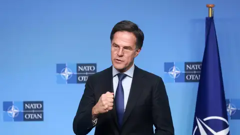 El Secretario General de la OTAN, Mark Rutte, hace declaraciones durante una reunión de ministros de defensa de la Organización del Tratado del Atlántico Norte. El Secretario General de la OTAN, Mark Rutte, hace declaraciones durante una reunión de ministros de defensa de la Organización del Tratado del Atlántico Norte.