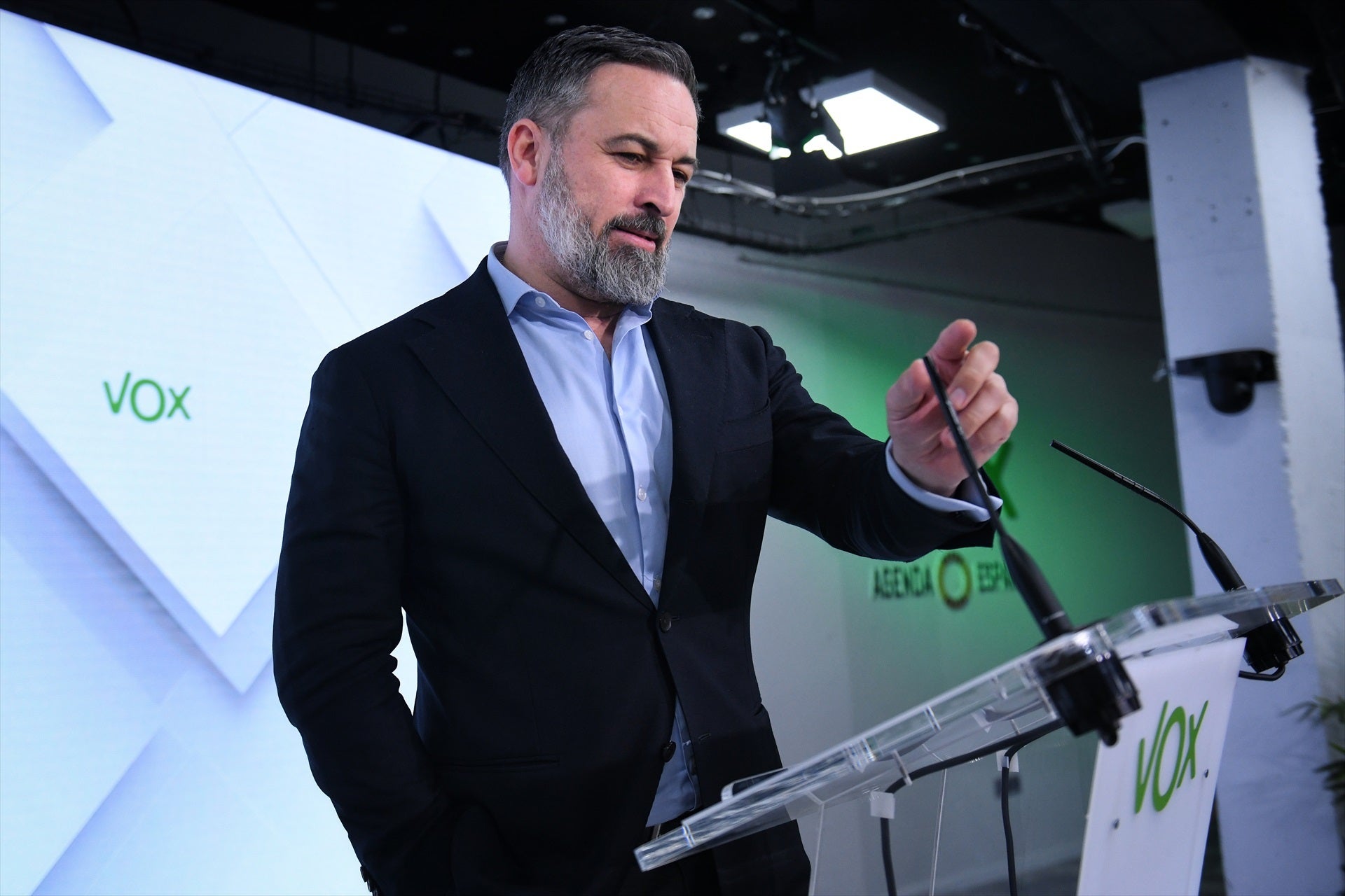 Abascal sale en defensa de Trump: "Le ponen como enemigo de Europa por poner los intereses de los estadounidenses en primer lugar" Abascal sale en defensa de Trump: "Le ponen como enemigo de Europa por poner los intereses de los estadounidenses en primer lugar"