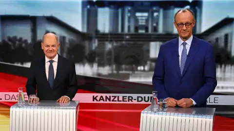 El canciller alemán Olaf Scholz del Partido Socialdemócrata (SPD) y su rival conservador, el líder de la Unión Demócrata Cristiana (CDU) Friedrich Merz, en el debate de WELT TV. El canciller alemán Olaf Scholz del Partido Socialdemócrata (SPD) y su rival conservador, el líder de la Unión Demócrata Cristiana (CDU) Friedrich Merz, en el debate de WELT TV.