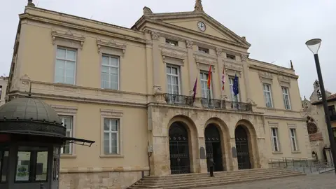El Ayuntamiento de Palencia decreta un Día de Luto Oficial por el fallecimiento de Nicolás Castellanos .